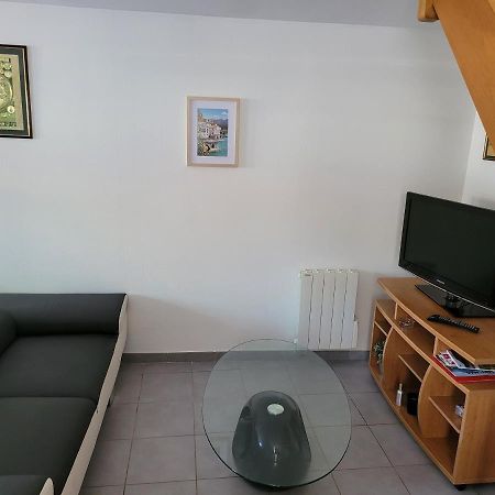 Appartement Meuble Duplex T3. Baume-les-Dames Exteriér fotografie