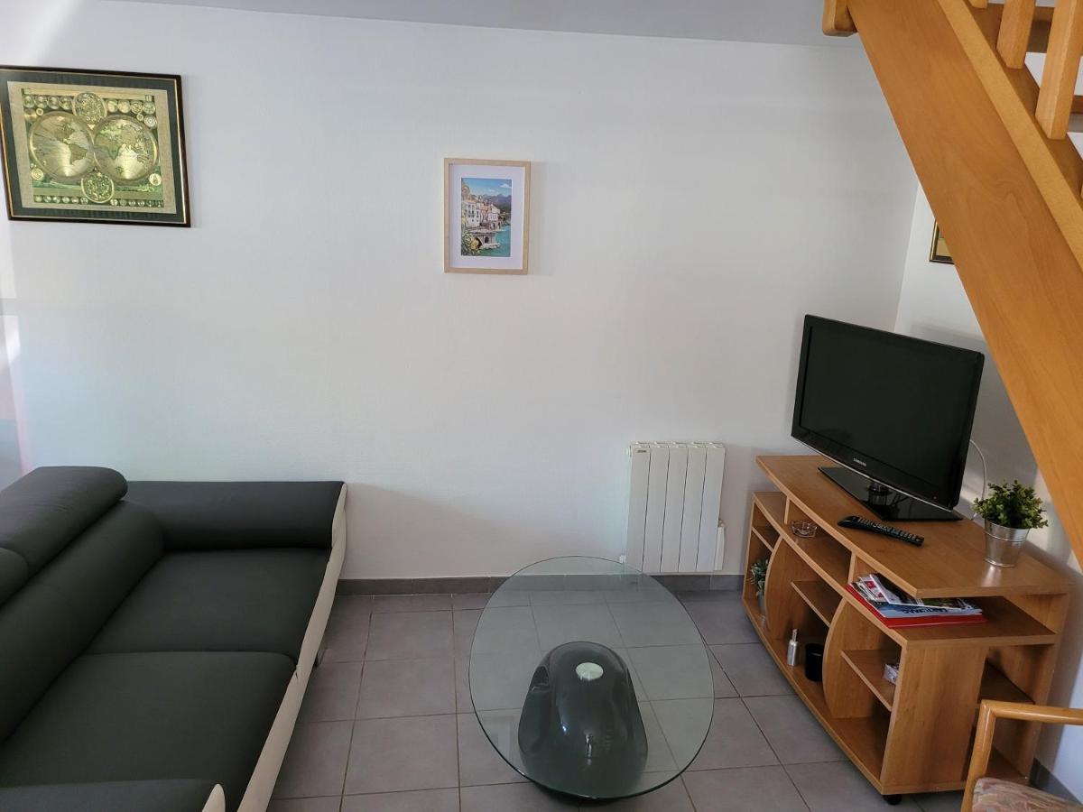 Appartement Meuble Duplex T3. Baume-les-Dames Exteriér fotografie